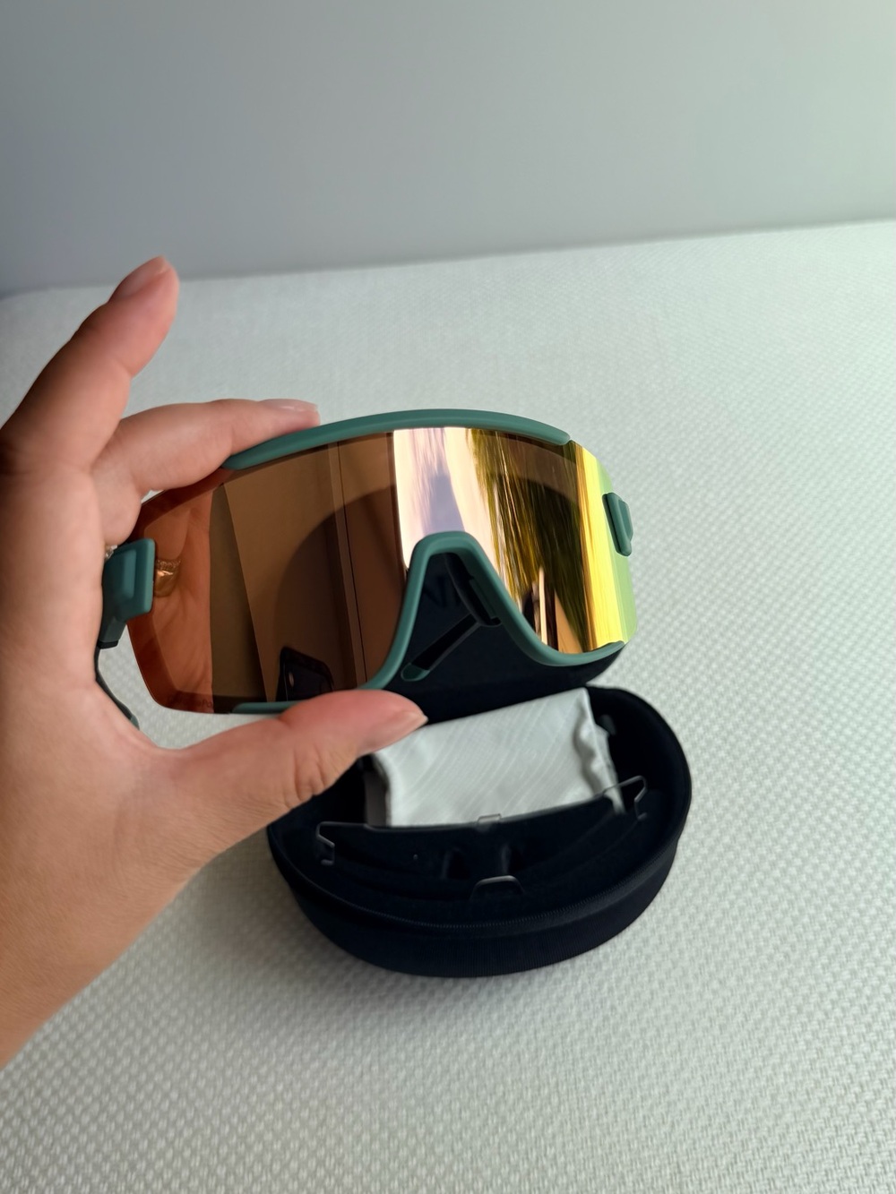 SMITH Wildcat Sunglasses w/ChromaPop Shield Lens-Matte Alpine Green & Rose Gold - Picture 6 of 7